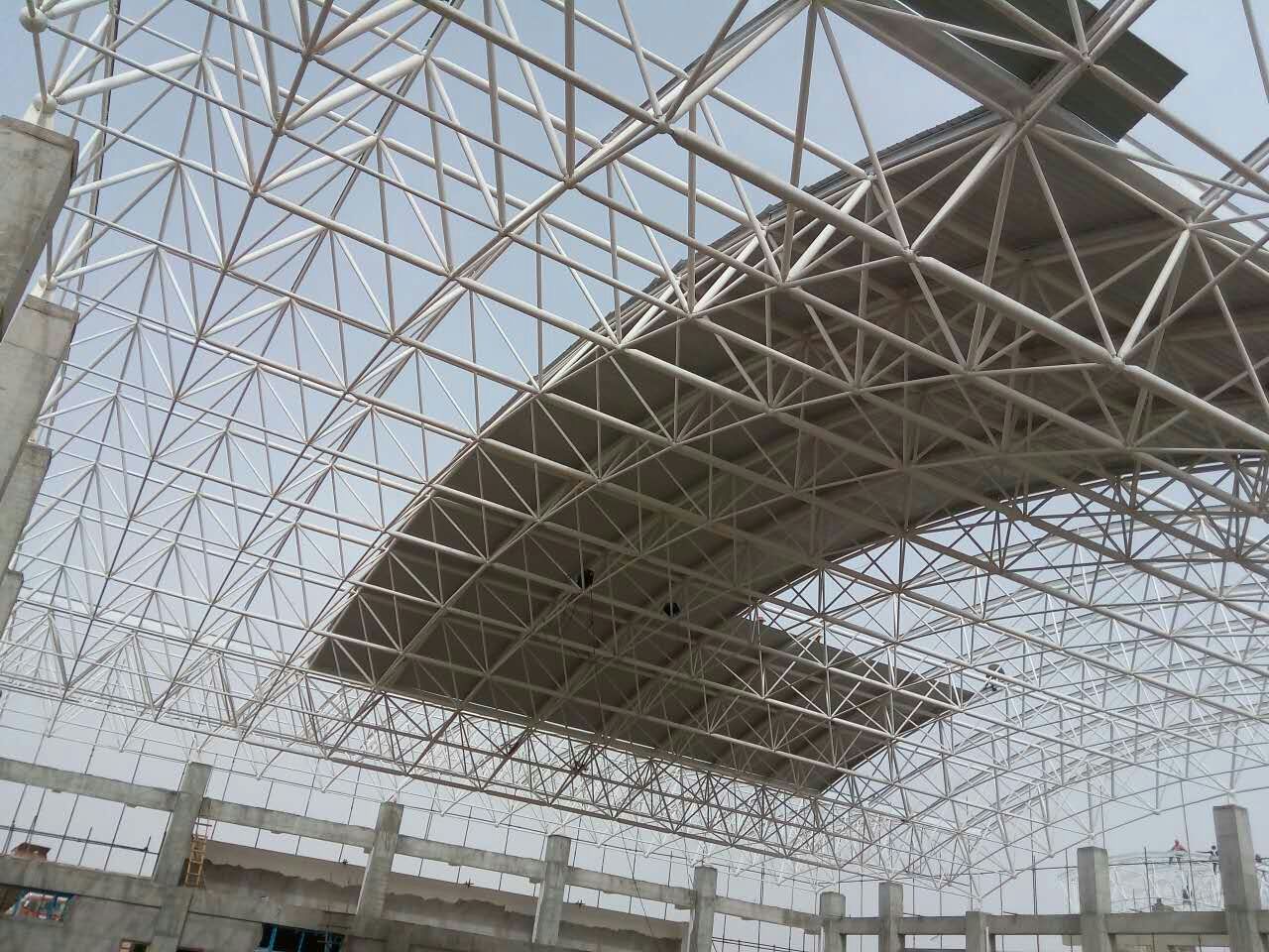 万宁青岛一汽网架